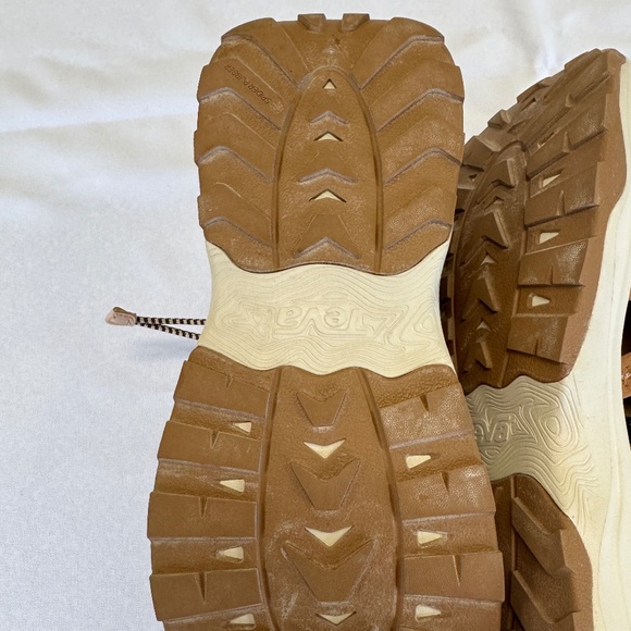 Teva Outflow CT Sandals Maple Sugar/Lion Size 11 - Picture 10 of 10